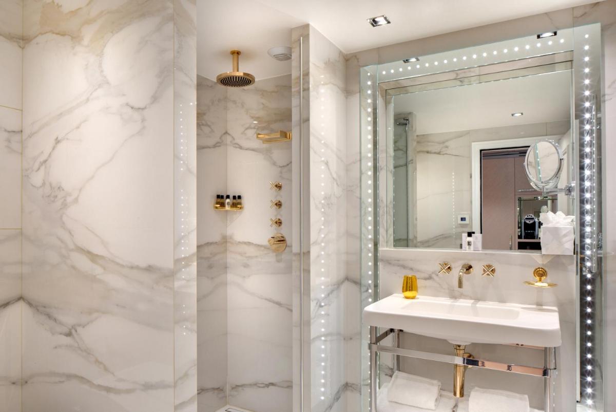 Salle de bains dans l'établissement Hotel Bowmann