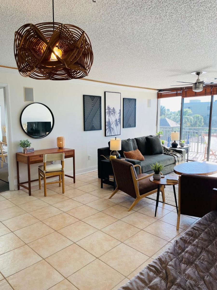 Mansions by the Sea - Housity
