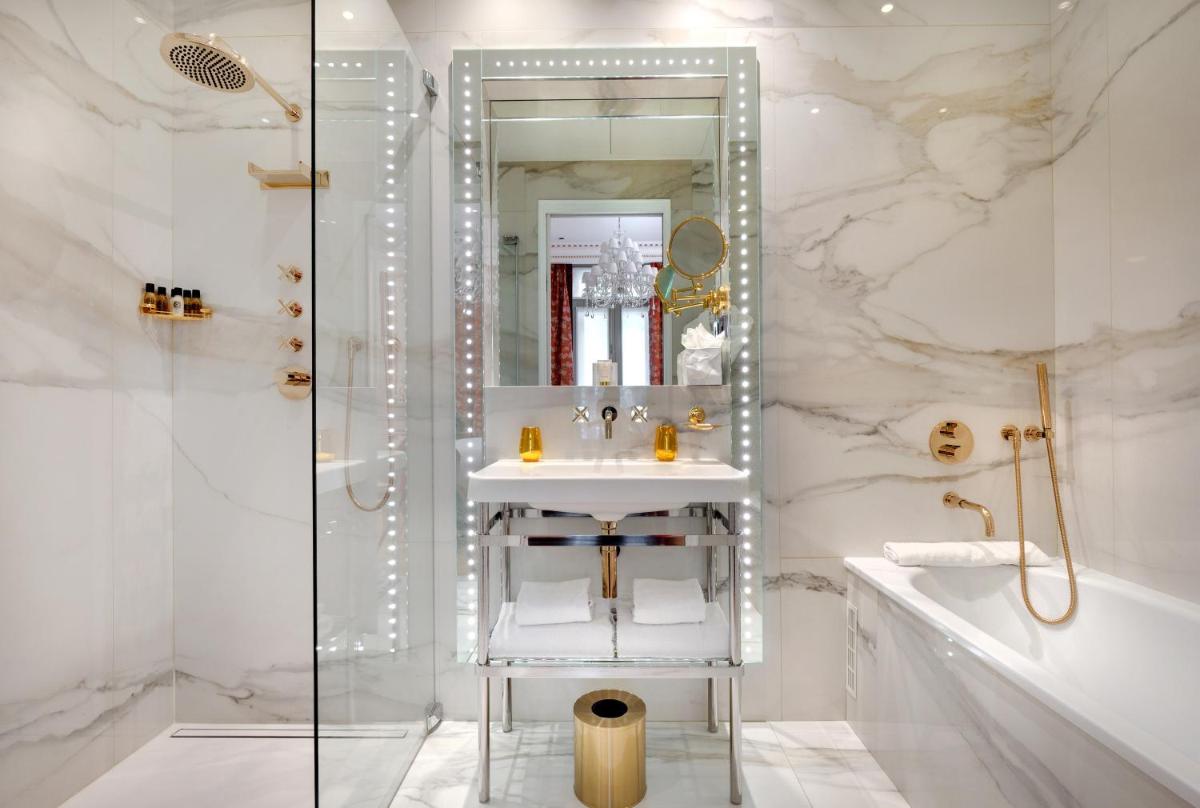 Salle de bains dans l'établissement Hotel Bowmann
