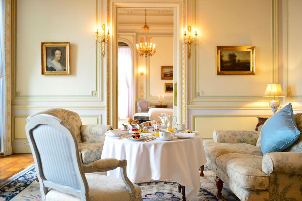 Uma área de estar em Pestana Palace Lisboa Hotel & National Monument - The Leading Hotels of the World