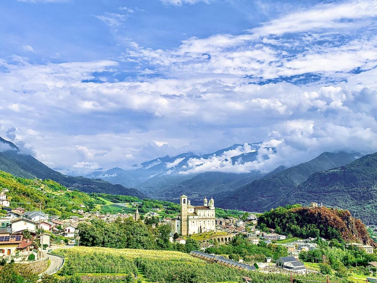 Suitetrails - Panoramic Apartment Italian Alps Valtellina near Sondrio, Tirano