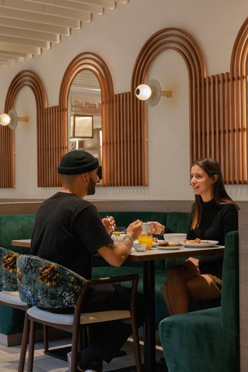 Os clientes hospedados em LUSTER Hotel