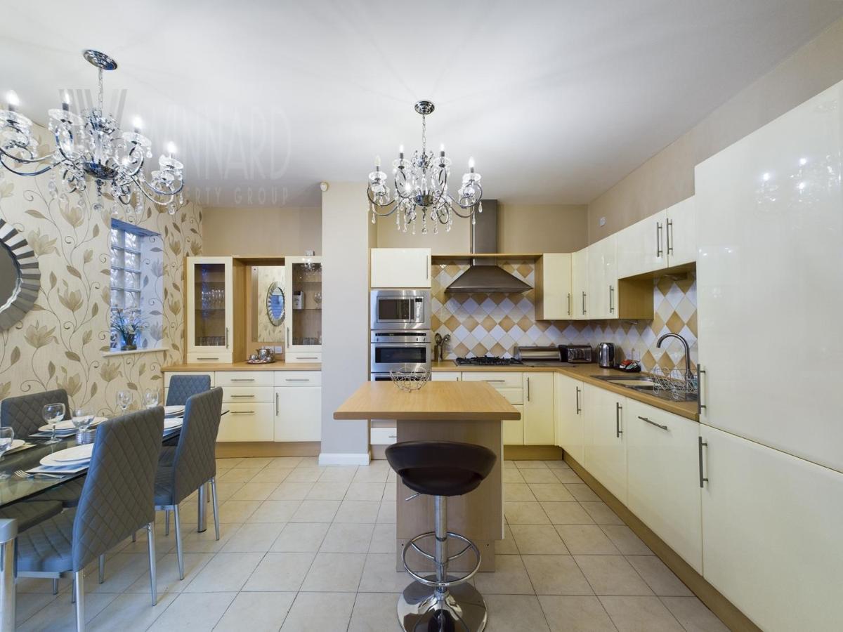 The Beach House, Luxury Apartments - Housity