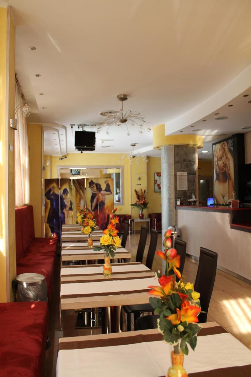 Hotel Cristal Eboli - Housity