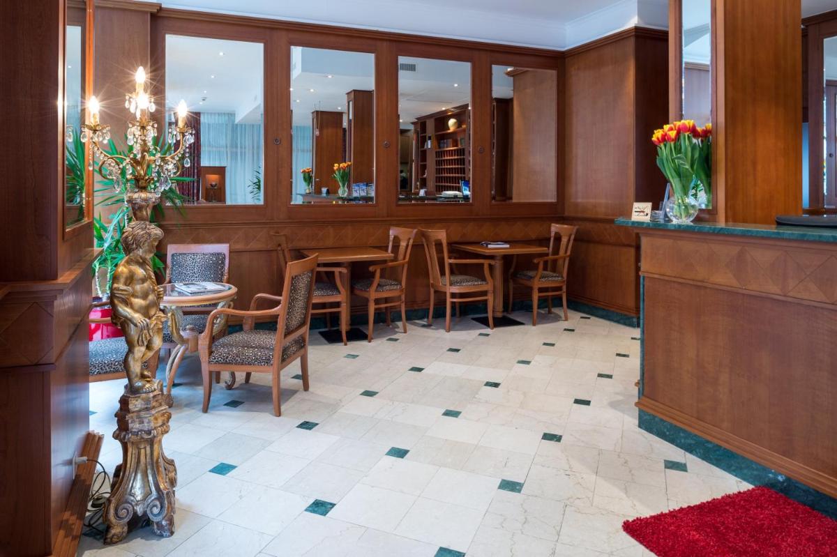 Hotel Diplomate - Housity