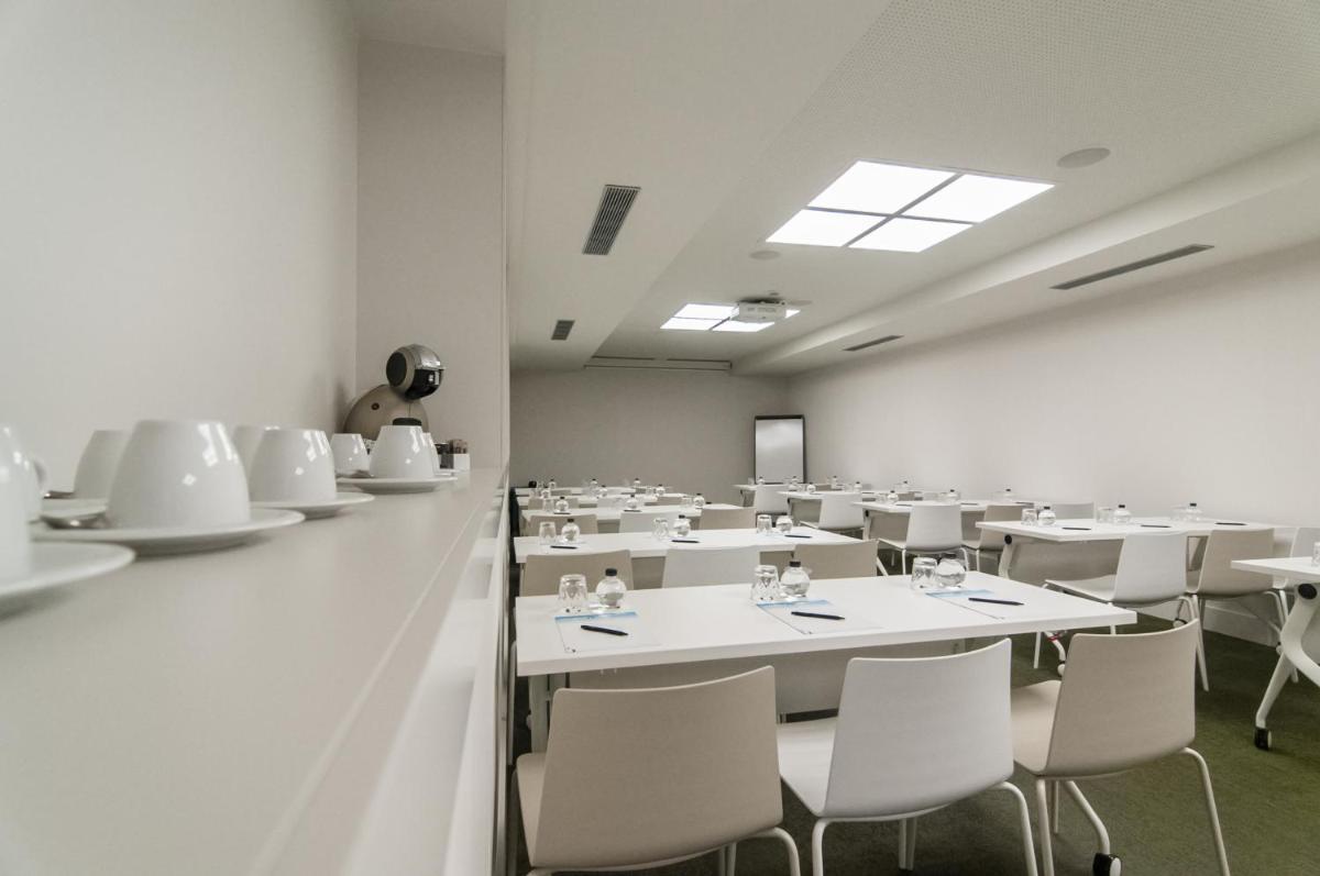 Utensilios para hacer té y café en Hotel Sorli Emocions