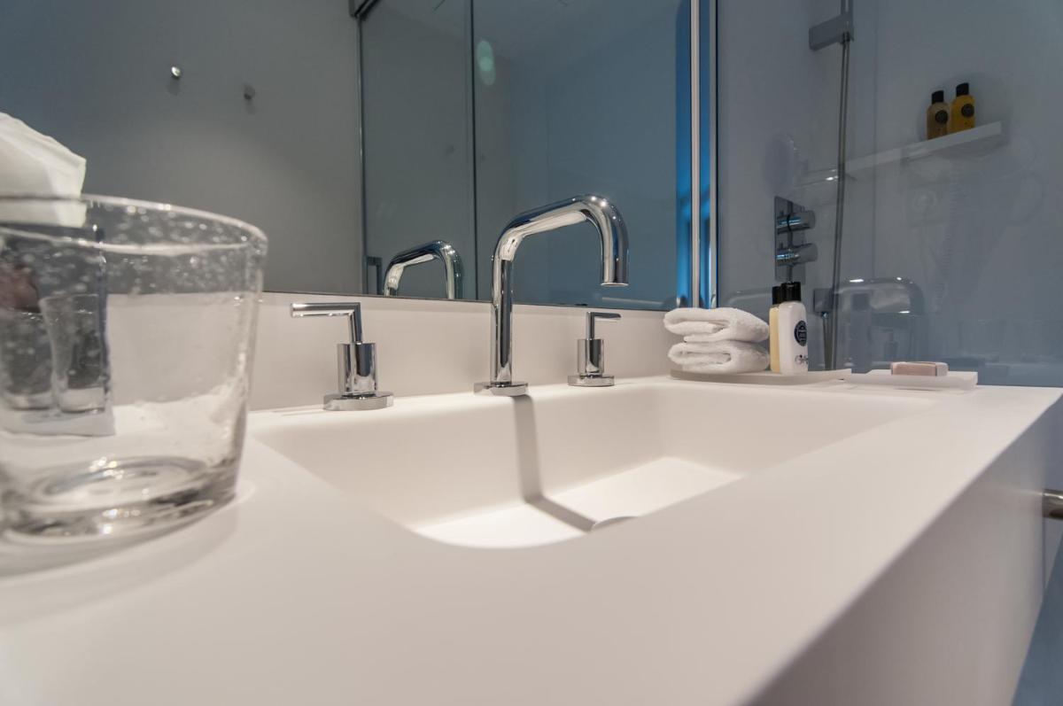 Un baño de Hotel Sorli Emocions