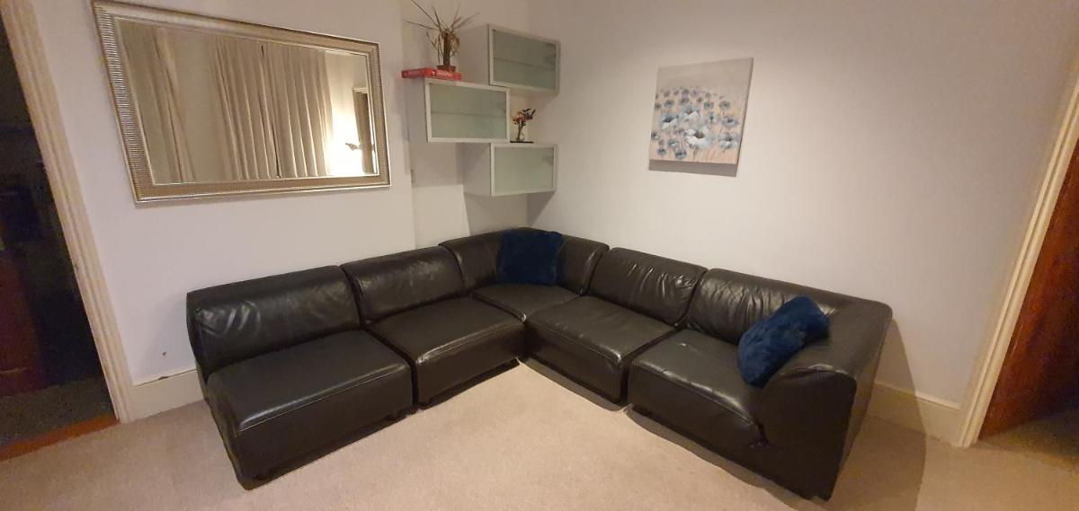 Walk to London Bridge En Suite Apartment with Kitchen - Housity