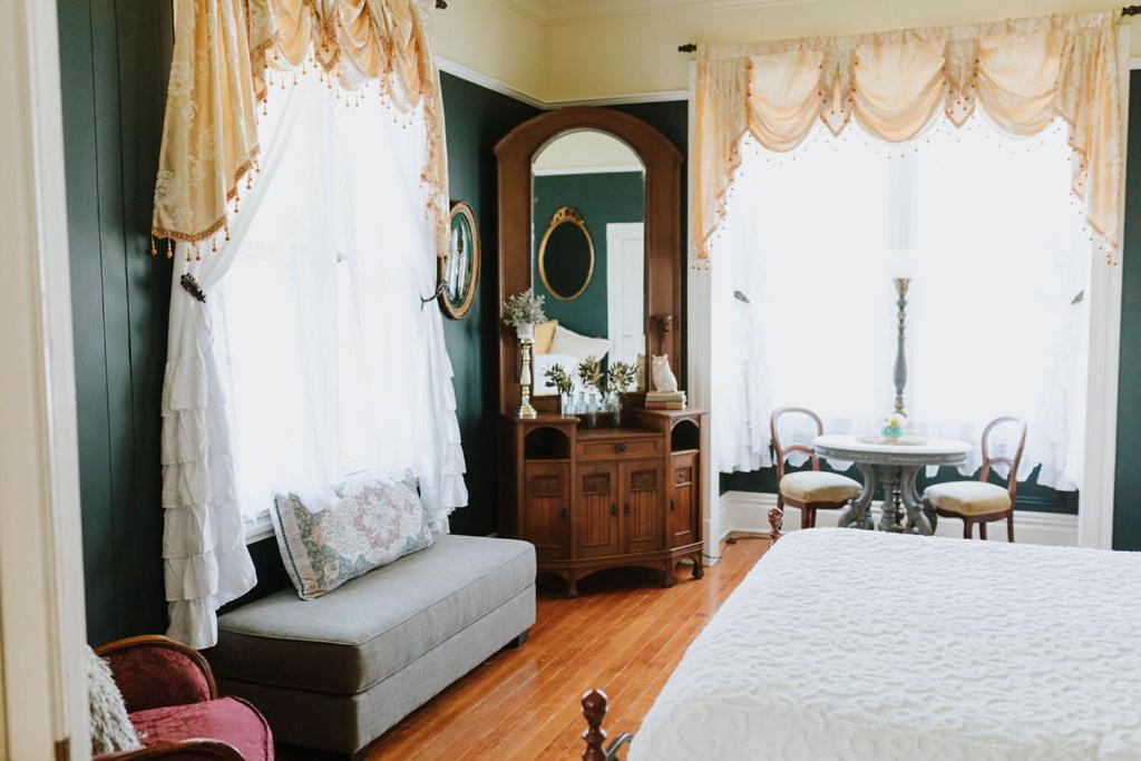 Royal Olive Manor - Housity