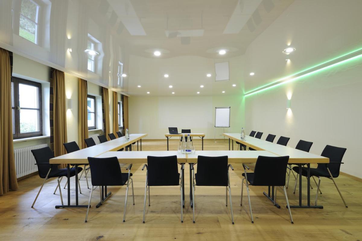 Der Geschäftsbereich oder Konferenzraum in der Unterkunft Hotel Gut Ising
