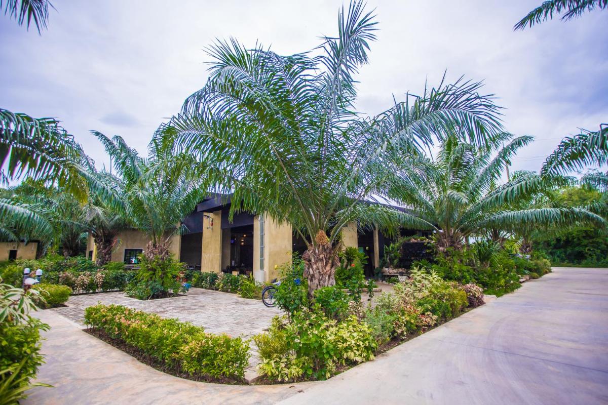 Palm Pran Resort - Housity