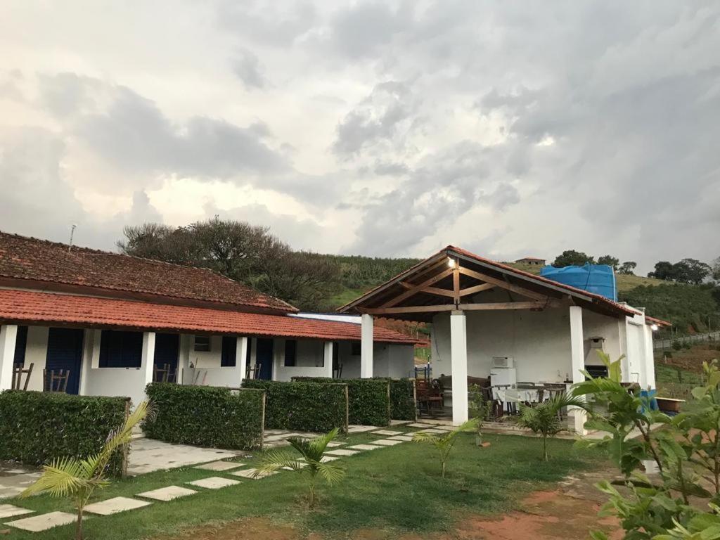 Pousada Vale das Cachoeiras - Housity