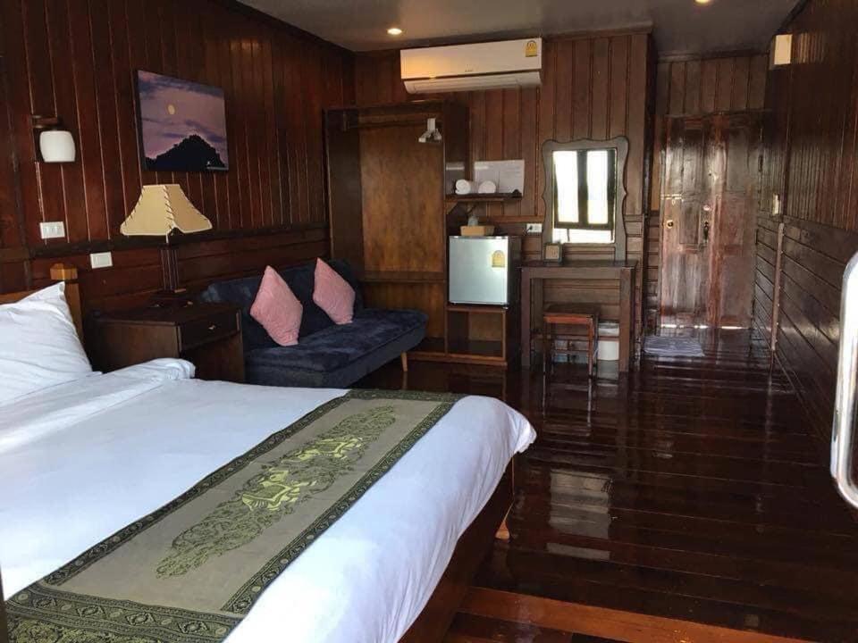 Riverside Chiangkhan - Housity