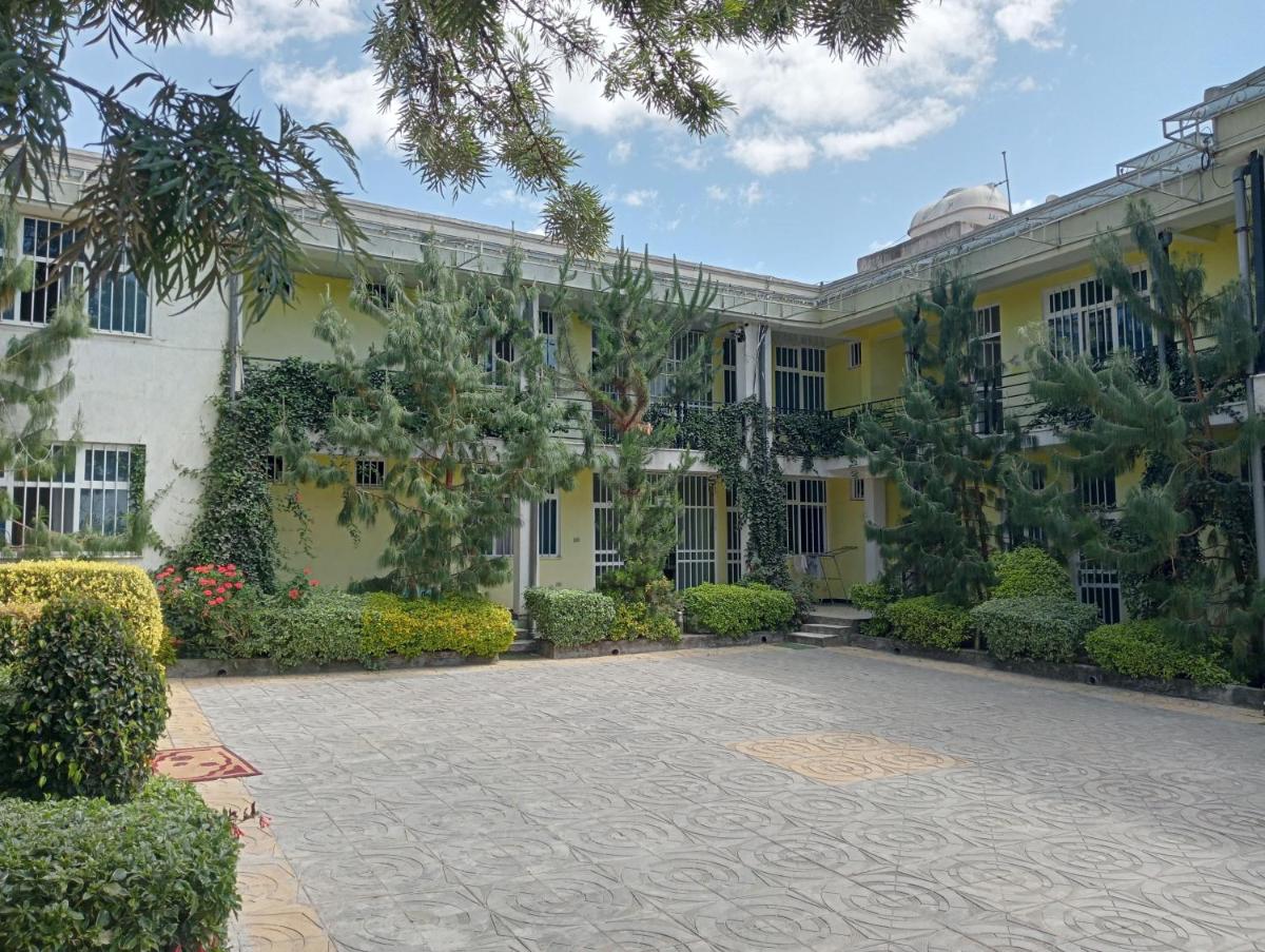 Avi Guest House - Housity