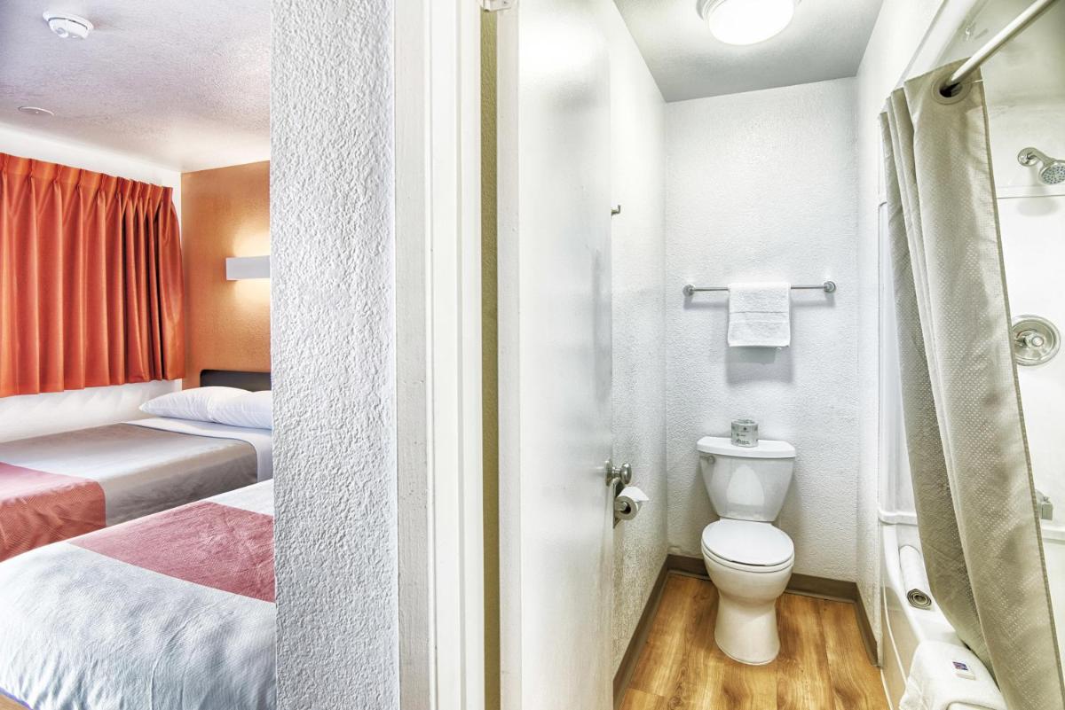 Motel 6-Mammoth Lakes, CA - Housity