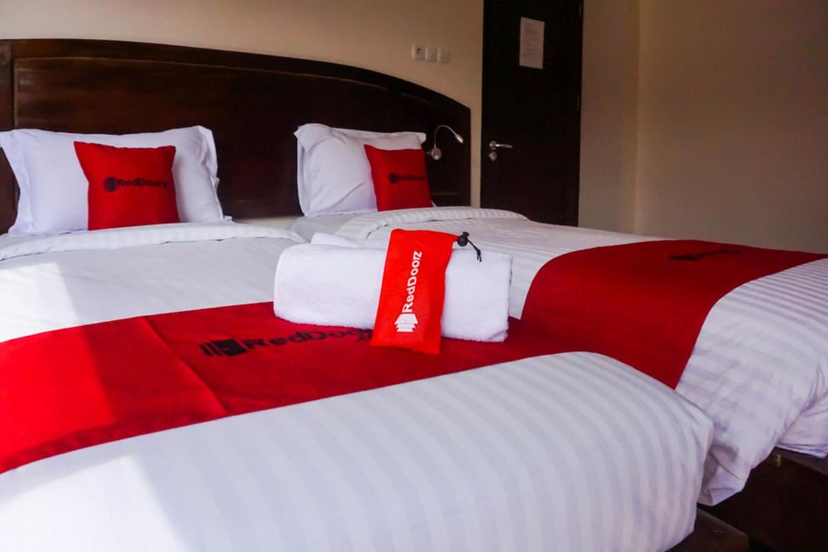 RedDoorz near Londa Toraja - Housity