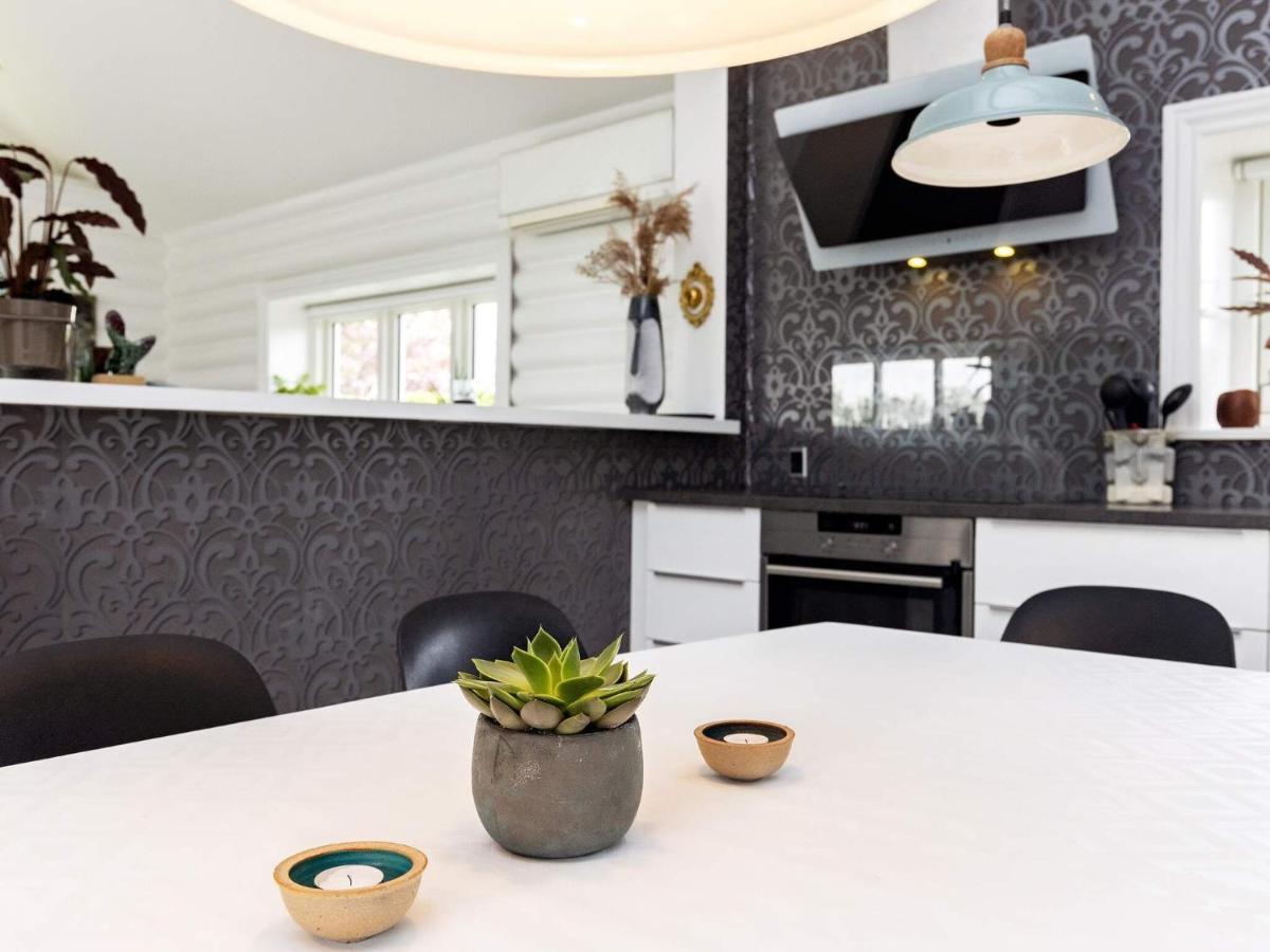 6 person holiday home in Otterup - Housity