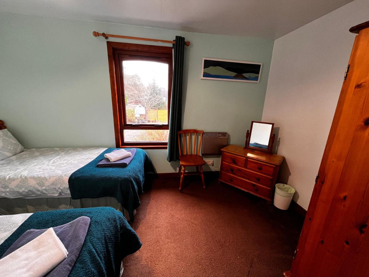 Snowgoose Apartments & Bunkhouse - Housity