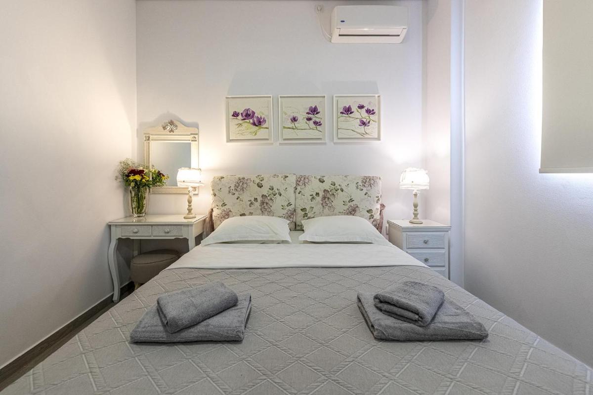 Comfort Stay Airport Studios - FREE shuttle from the Athens airport - Housity