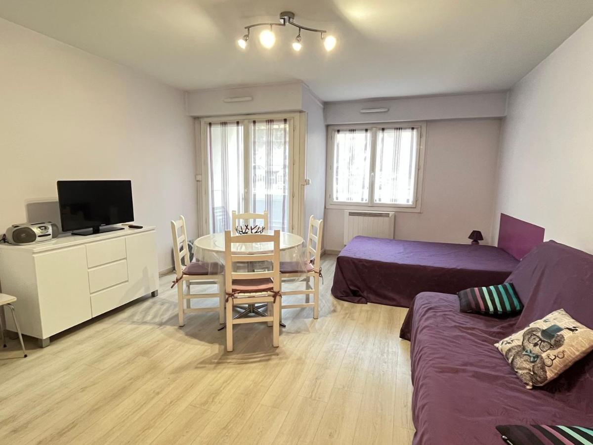Studio spacieux avec balcon, idéal pour 2 personnes - FR-1-555-73 - Housity