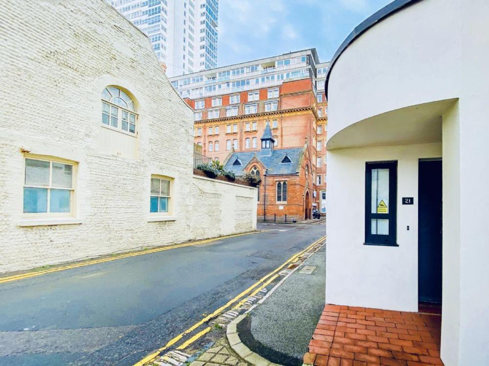 Mews House - Housity