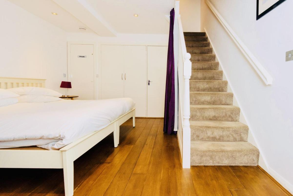 Mews House - Housity