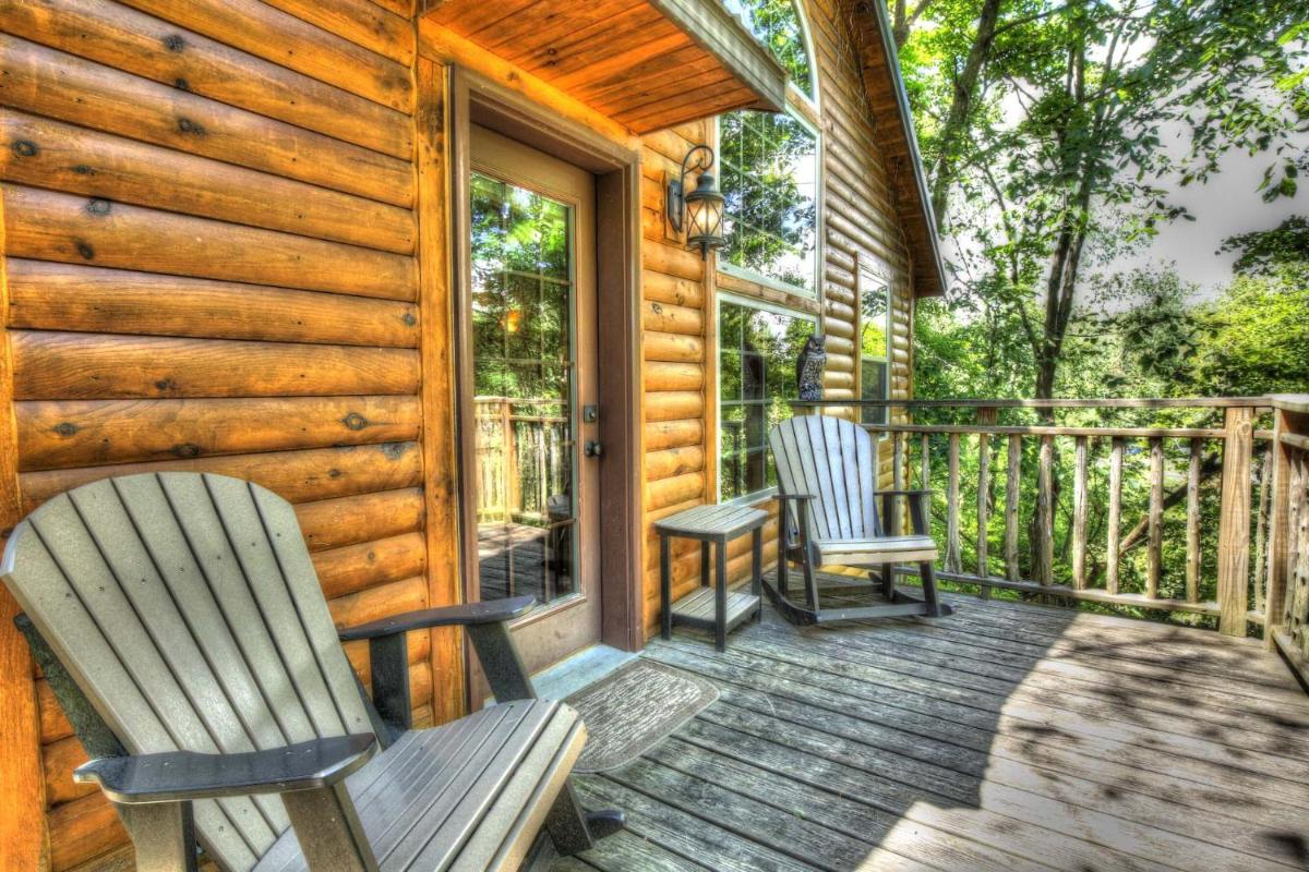 Wild Cherry Treehouse by Amish Country Lodging - Housity