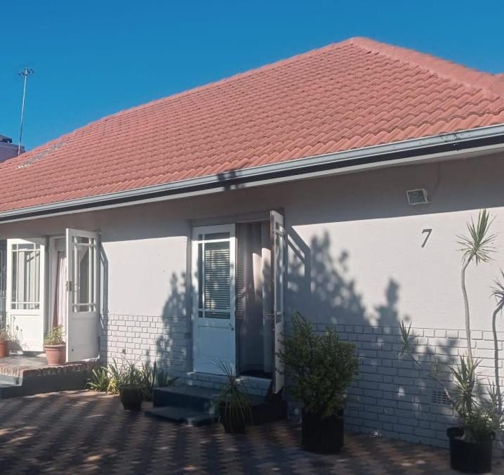 Sweet Waters Cottage - Housity