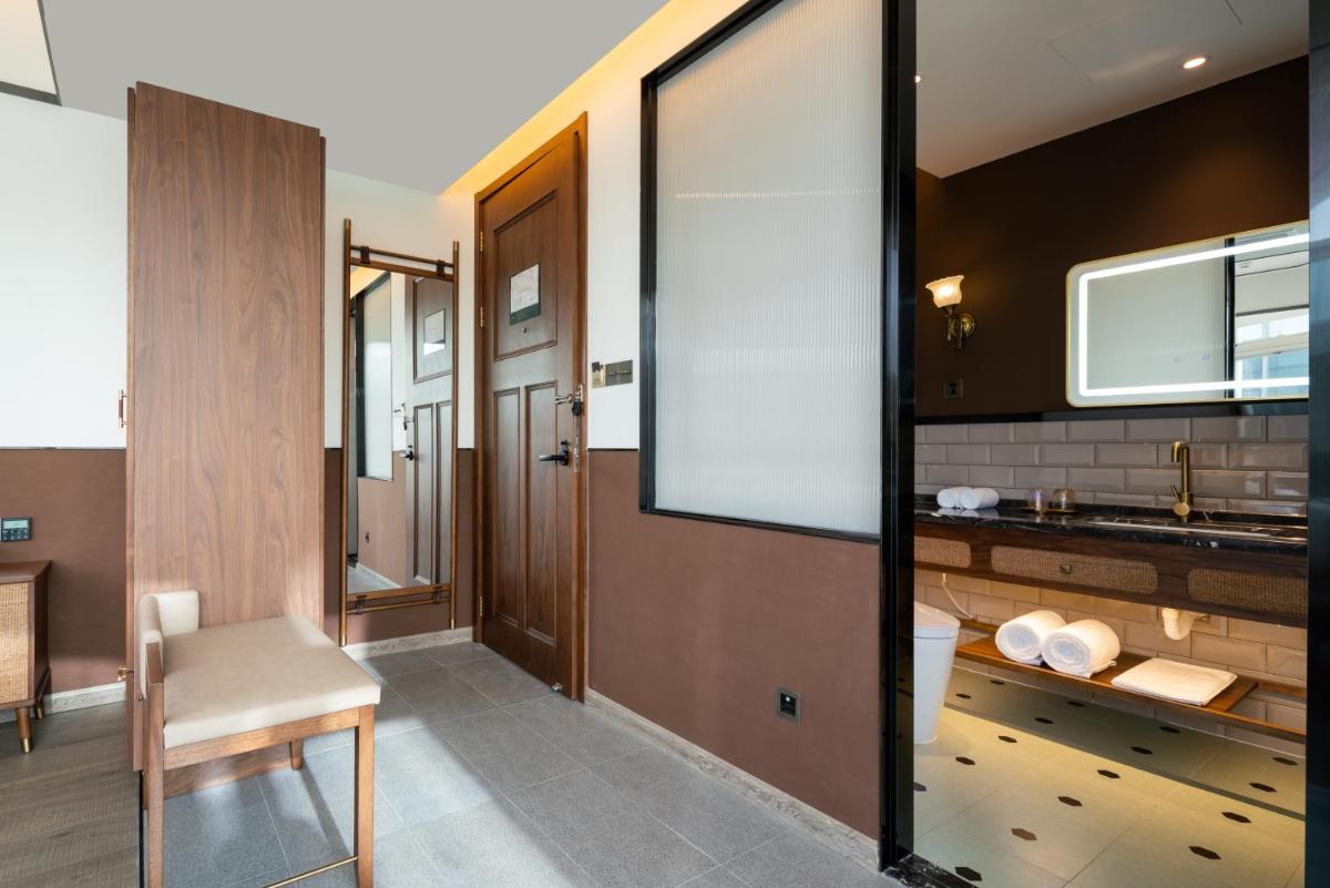 A Memory Hotel-Hotel in the Garden, Beijing Daxing International Airport, Beijing Aerospace Museum, Beijing Wildlife Park, Free daily necessities, Free night snack, Free laundry, English communication well, Free travel advice - Hizvo