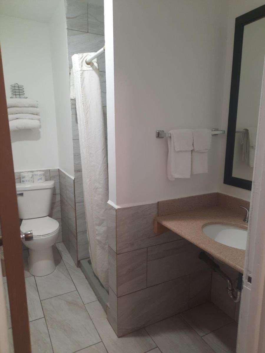 Motel Reedsburg - Housity