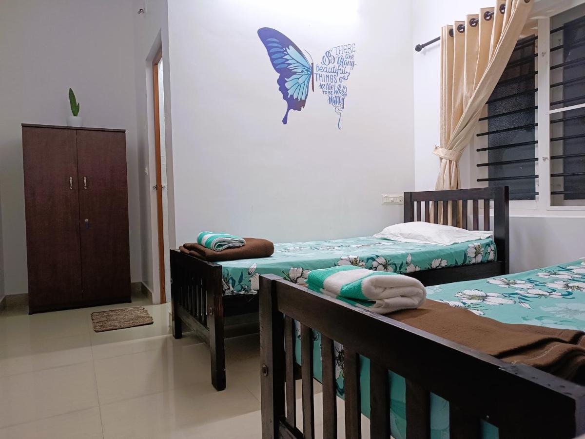 PRAKRITI HOMESTAY Fortkochi Air Conditioned Rooms - Housity