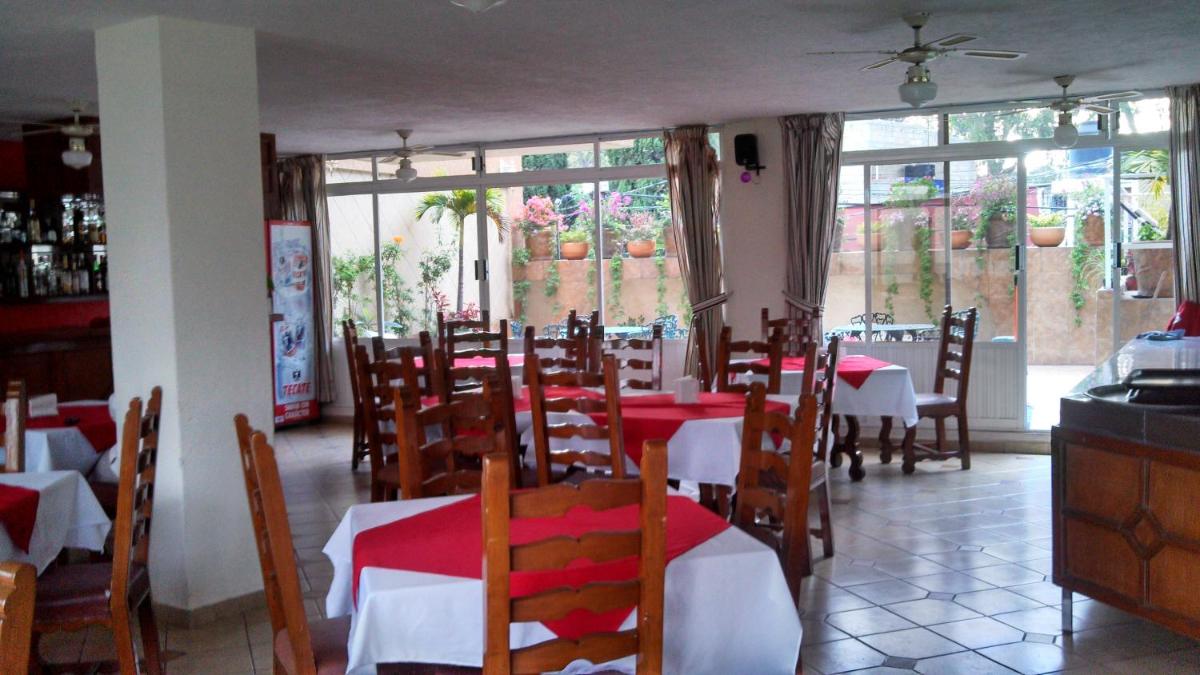 Hotel Real Santa María - Housity