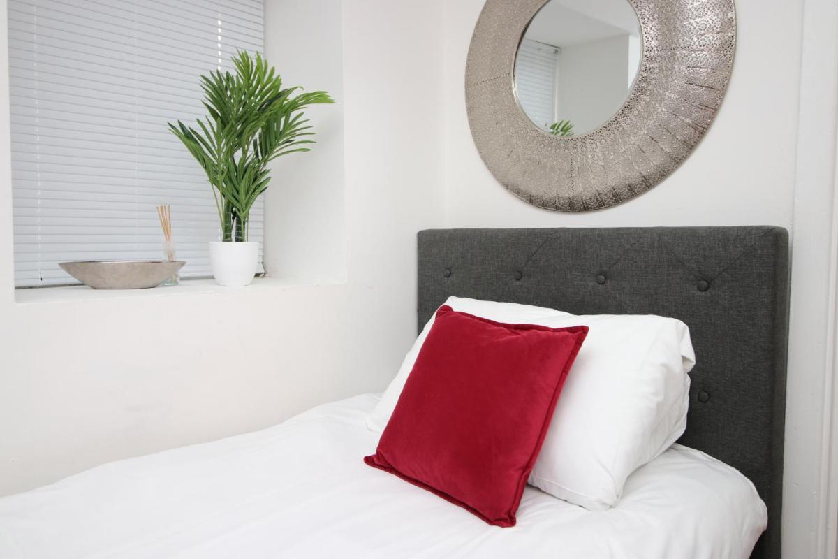Lovely Studio Flat With Free Parking - Near to City Center - Housity