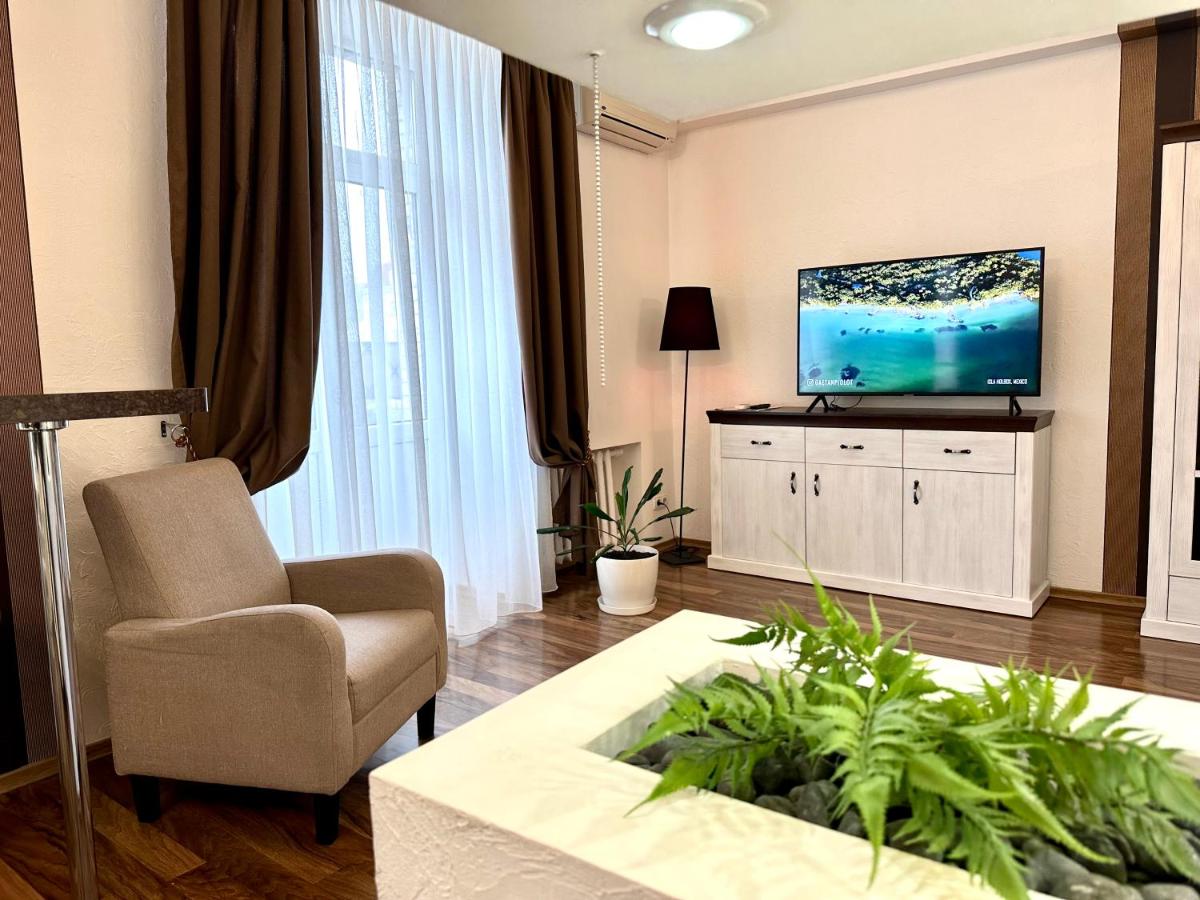 Lux apartments in the city center, with a view of the theater, near Zlata Plaza - Housity