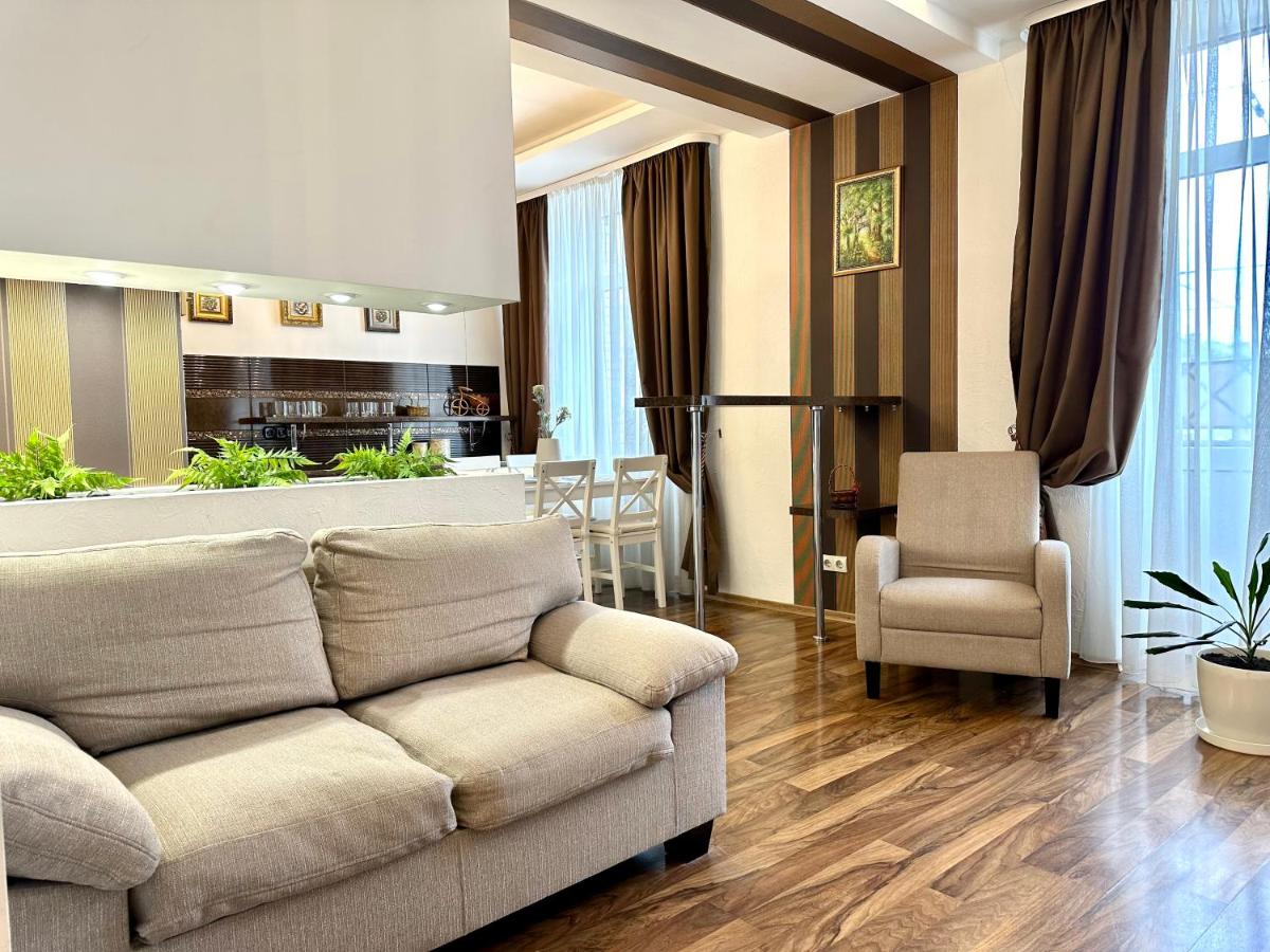 Lux apartments in the city center, with a view of the theater, near Zlata Plaza - Housity