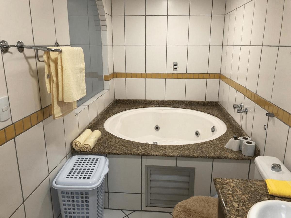 Saint Sebastian Flat 206 - Com Hidro! até 4 pessoas, Duplex, no centro - Housity