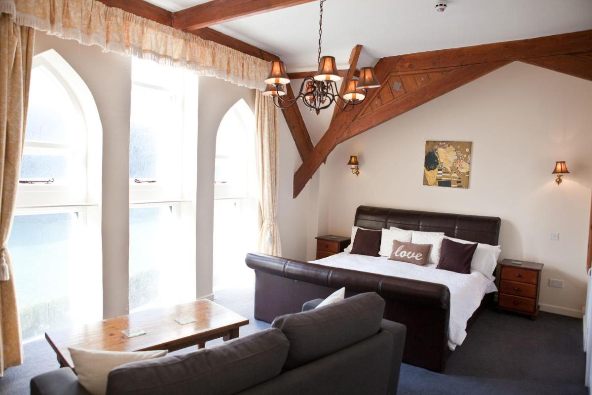 The Old School Hotel - Housity