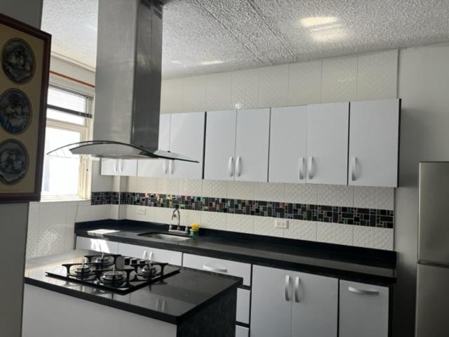 Hermoso y acogedor apartamento en excelente zona. - Housity