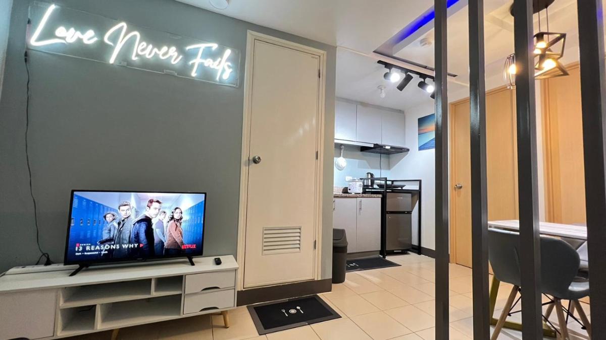 Suitetrails - Love Never Fails Staycation in Pasig
