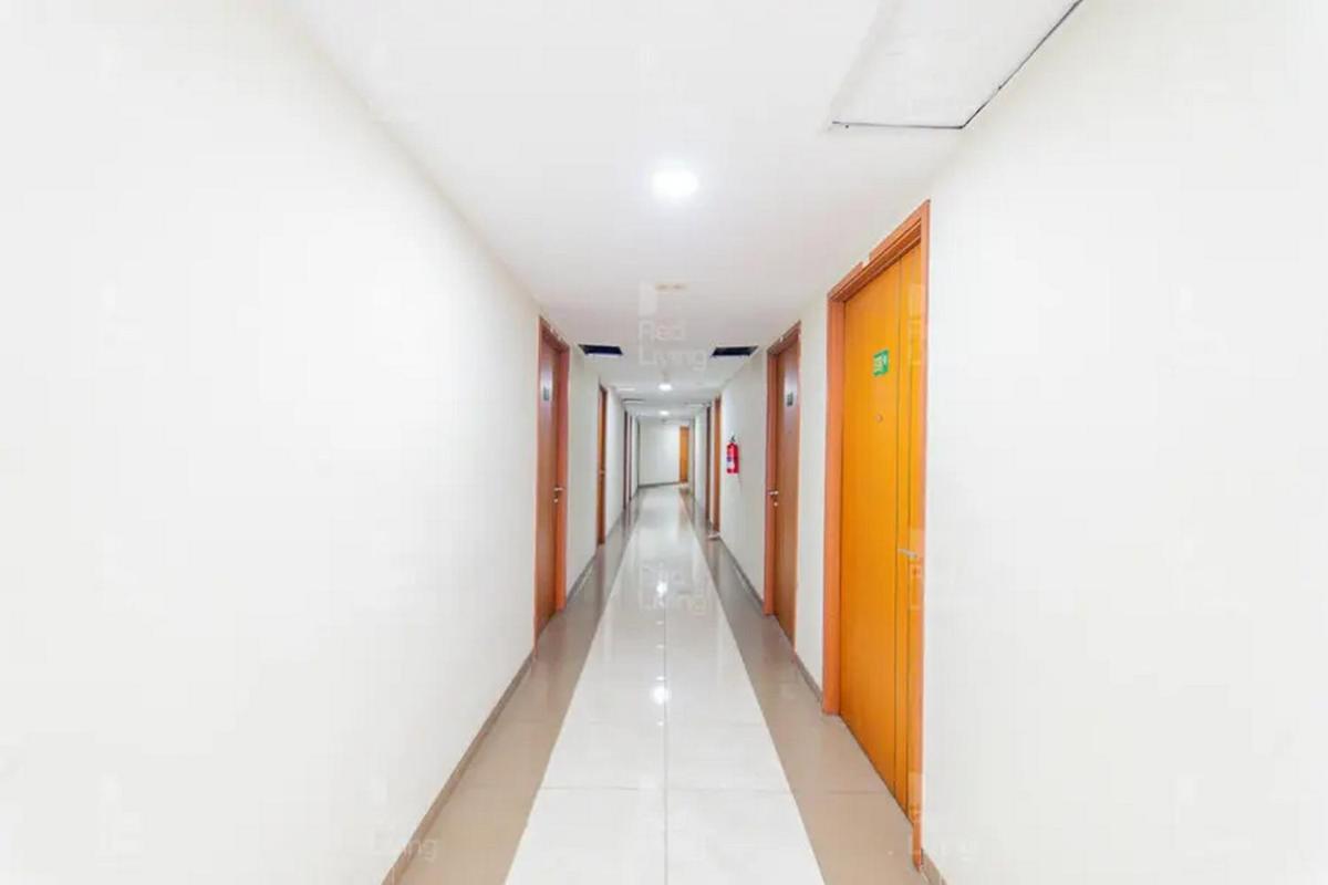 RedLiving Apartemen Green Lake View Ciputat - Pelangi Rooms 1 Tower E - Housity