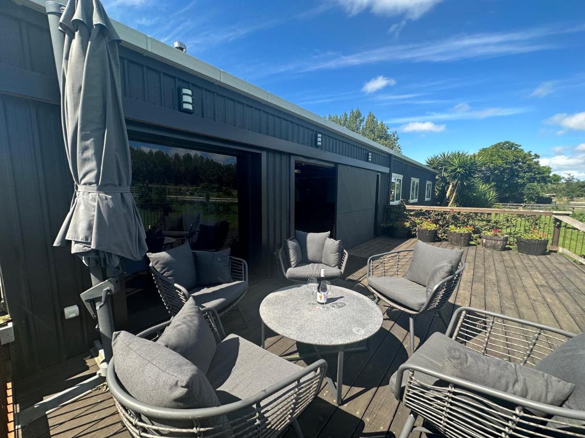 Rustic Barn Farmstay - Housity