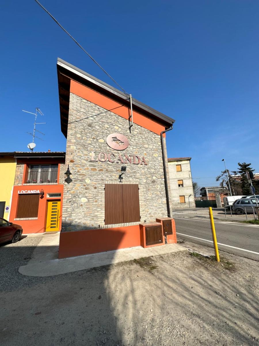 LOCANDA LA CAMPAGNOLA orari check in dalle 1130 alle 1530 e dalle 1800 alle 2300 - Housity