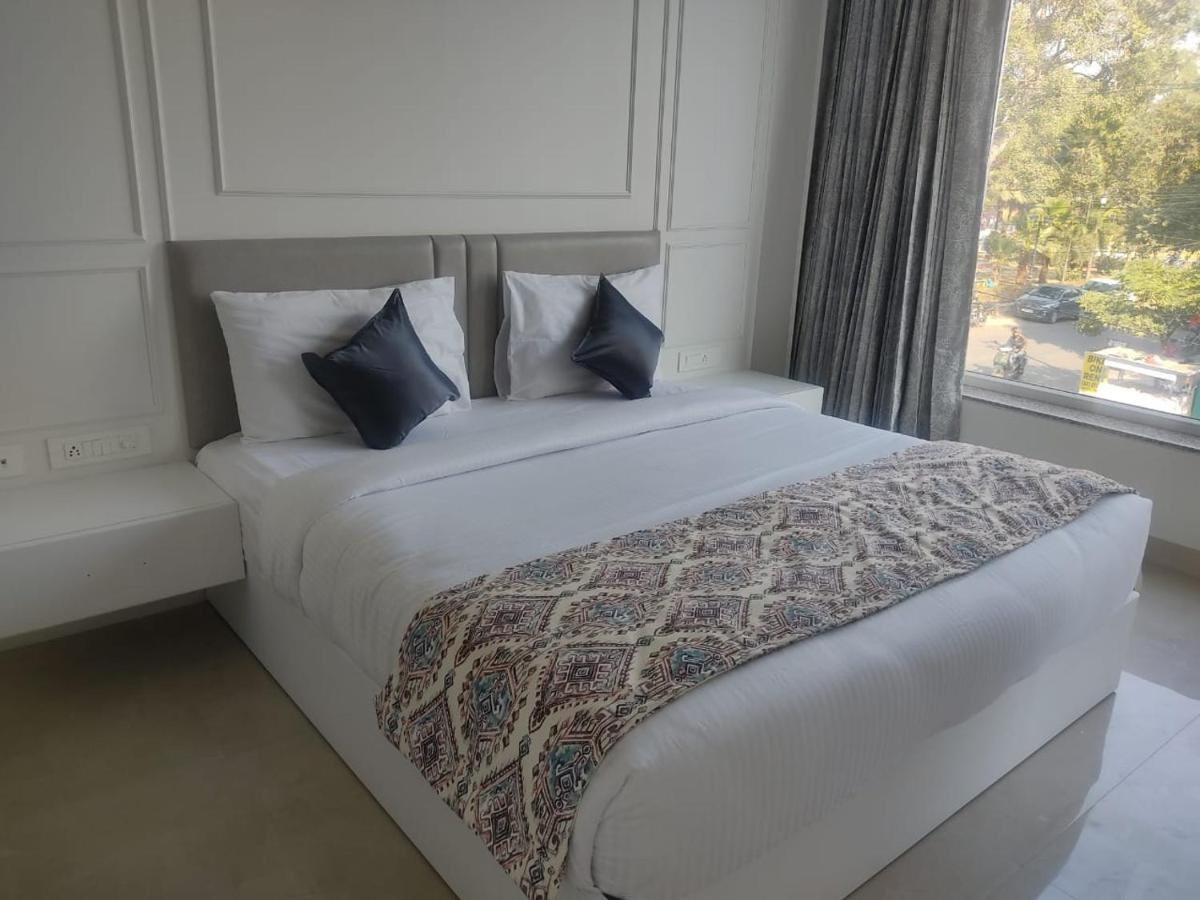 Hotel Mumbai House Express Udaipur - Housity