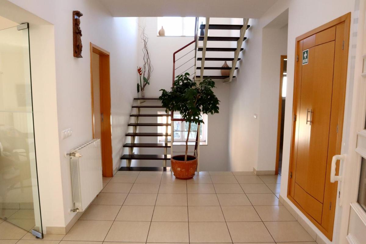 Casa Mendes - Housity