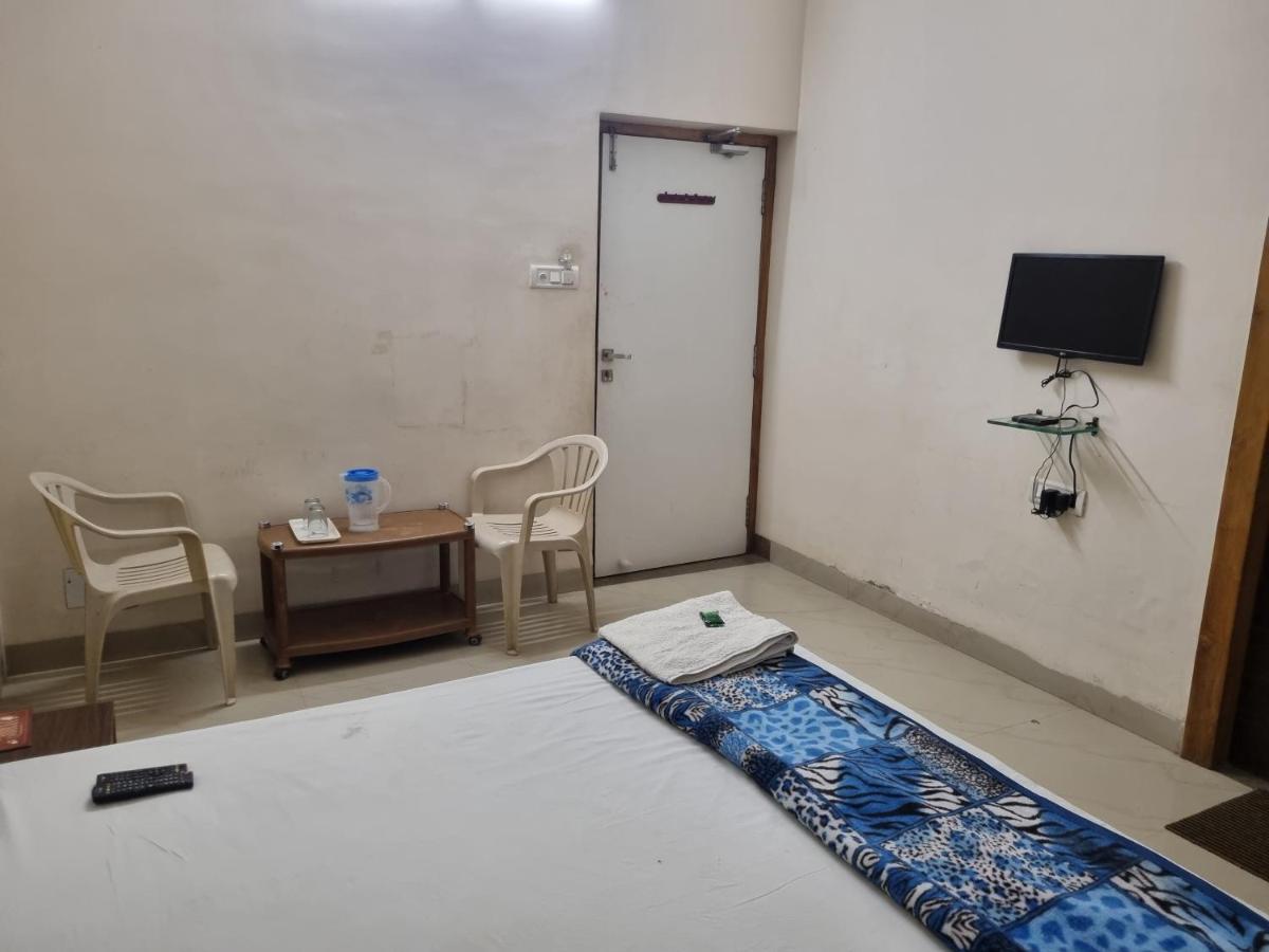 THE SHABARI Hotel & Resort - Housity