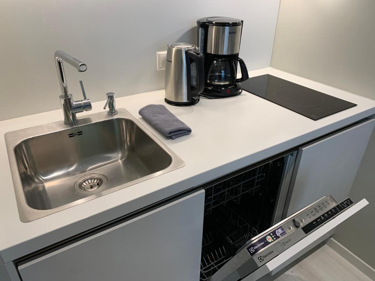 Orange Apartments Tower & Free Parking - Hizvo
