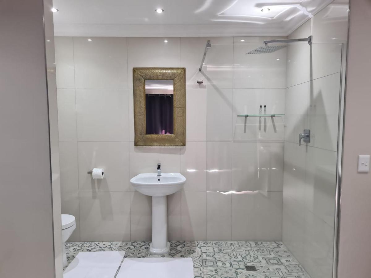 Cape Winelands Business Villas - Housity