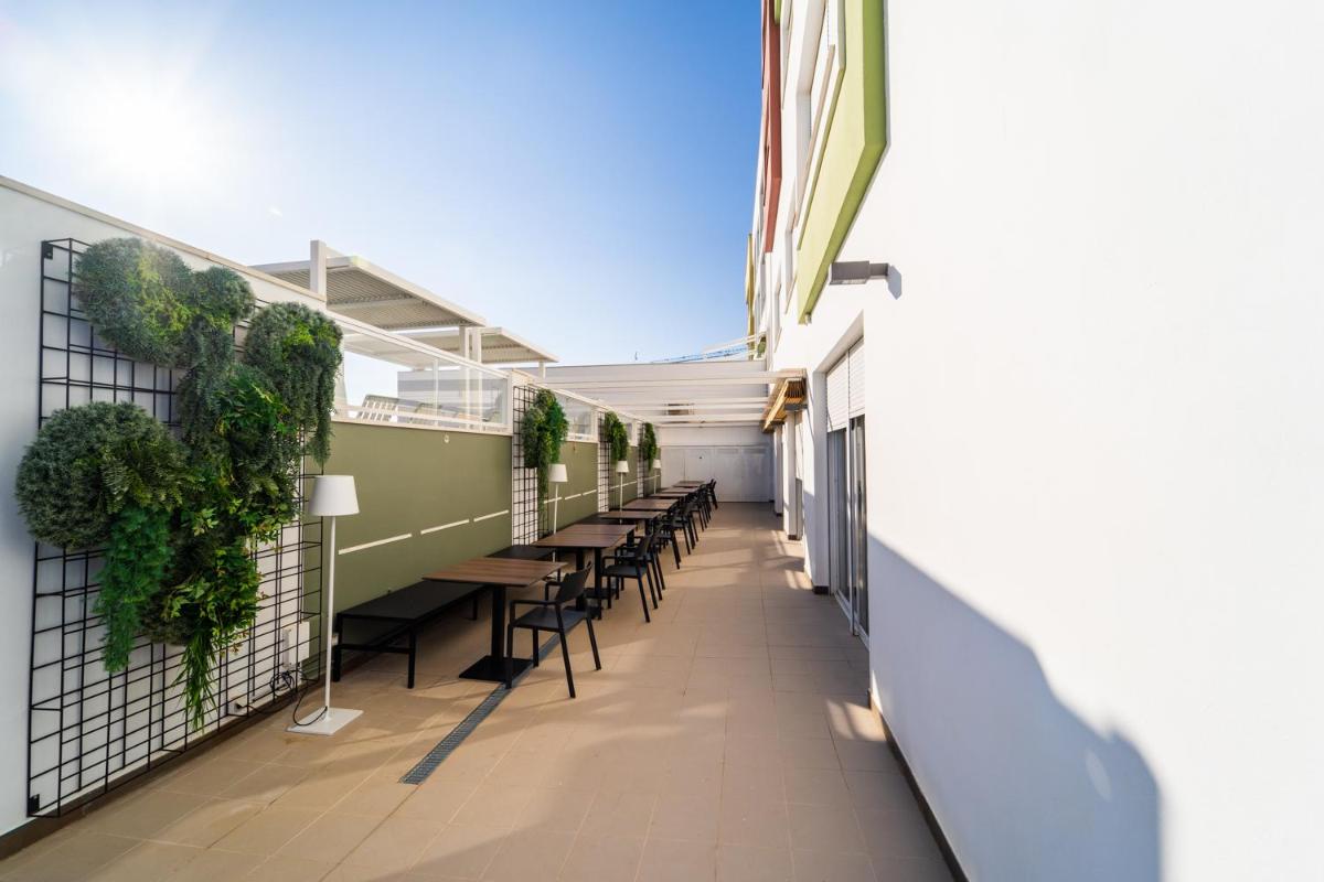 Un balcón o terraza de Vistamar Hotel Luxury Wellness By DLV -Adults Only-