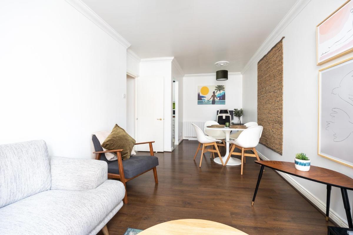 Delightful city centre apartment with balcony - Housity