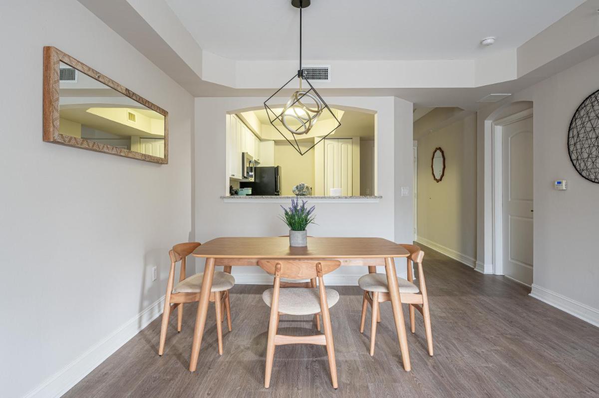 Updated Beach Condo! Facing Heated Pool & Sunset! - Housity